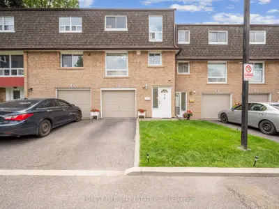 Condo Townhouse in Mississauga