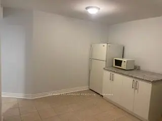 27 Woodenhill Court Lower, Toronto W03, On M6m 1k8