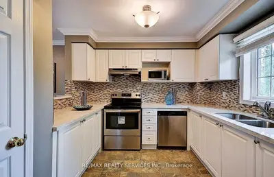 4950 Rathkeale Road 19, Mississauga, On L5v 2l8