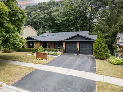 1885 Four Seasons Drive, Burlington, On L7p 3b1