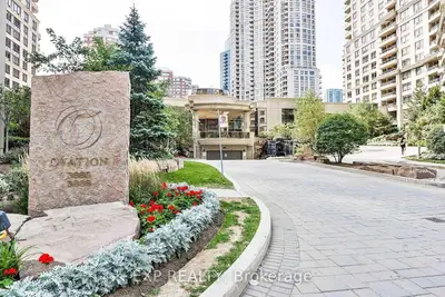 3880 Duke Of York Boulevard 902, Mississauga, On L5b 4m7