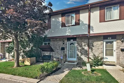 Condo Townhouse in Brampton