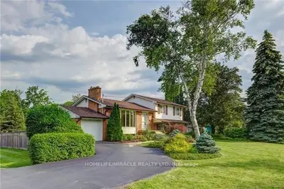 Detached in Oakville