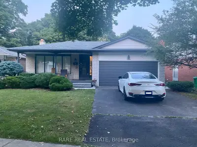 1986 Truscott Drive, Mississauga, On L5j 2a5