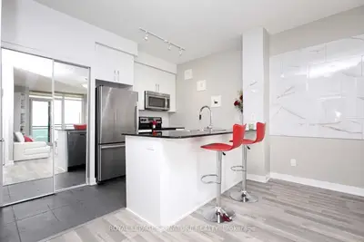 4070 Confederation Parkway 3701, Mississauga, On L5b 0e9