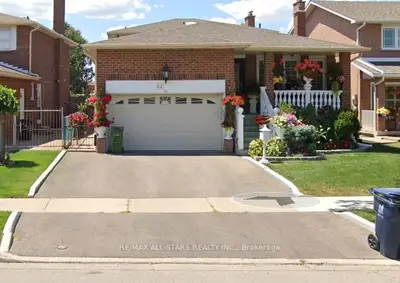 42 Gihon Springs Drive, Toronto W10, On M1k 5h1