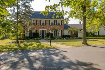 Detached in Burlington