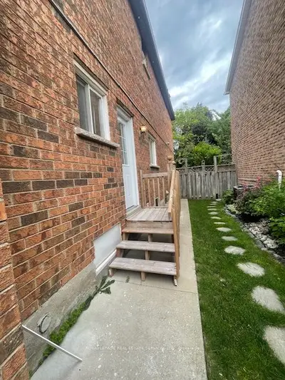 3665 Colonial Drive, Mississauga, On L5l 4p2