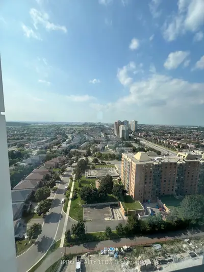 35 Watergarden Drive N 1817, Mississauga, On L5r 1b2