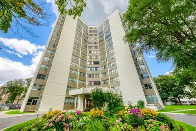 2323 Confederation Parkway 802, Mississauga, On L5b 1r6