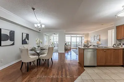 35 Kingsbridge Garden Circle 903, Mississauga, On L5r 3z5