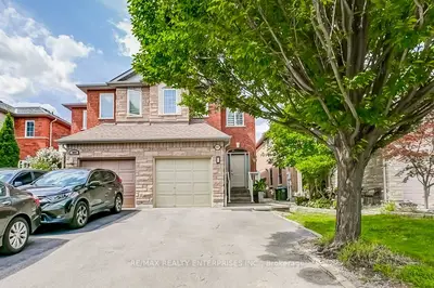 Semi-Detached in Mississauga