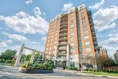 Condo Apartment in Oakville
