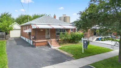 Detached in Oakville