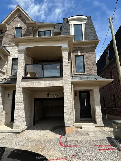 Att/Row/Townhouse in Burlington