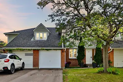 Condo Townhouse in Mississauga