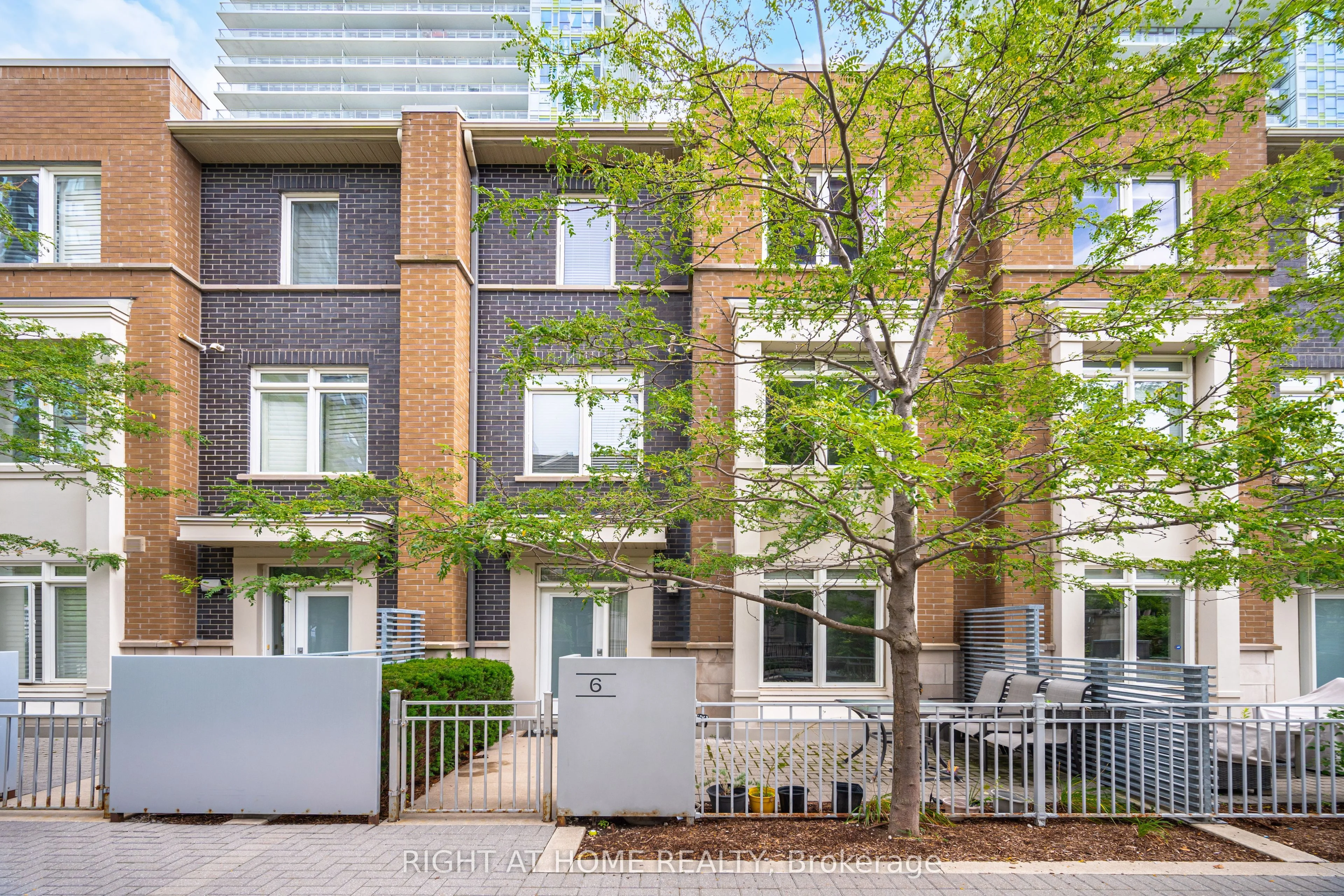 370 Square One Drive #6(106), Mississauga, On L5b 0e6