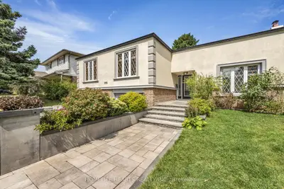 Detached in Oakville
