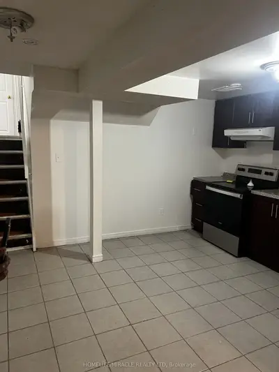 3453 Oakglade Crescent Bsmt, Mississauga, On L5c 1x4