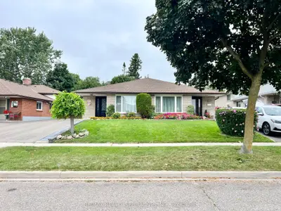1223 Shadeland Drive, Mississauga, On L5c 1p2