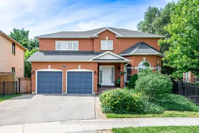 Detached in Oakville