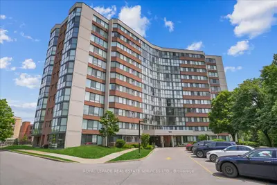 Condo Apartment in Oakville