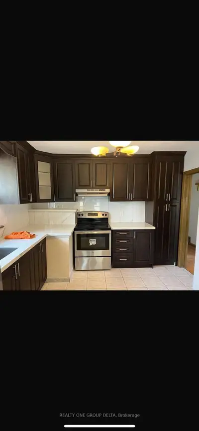29 Alhart (upperlevel) Drive, Toronto W10, On M9v 2n1