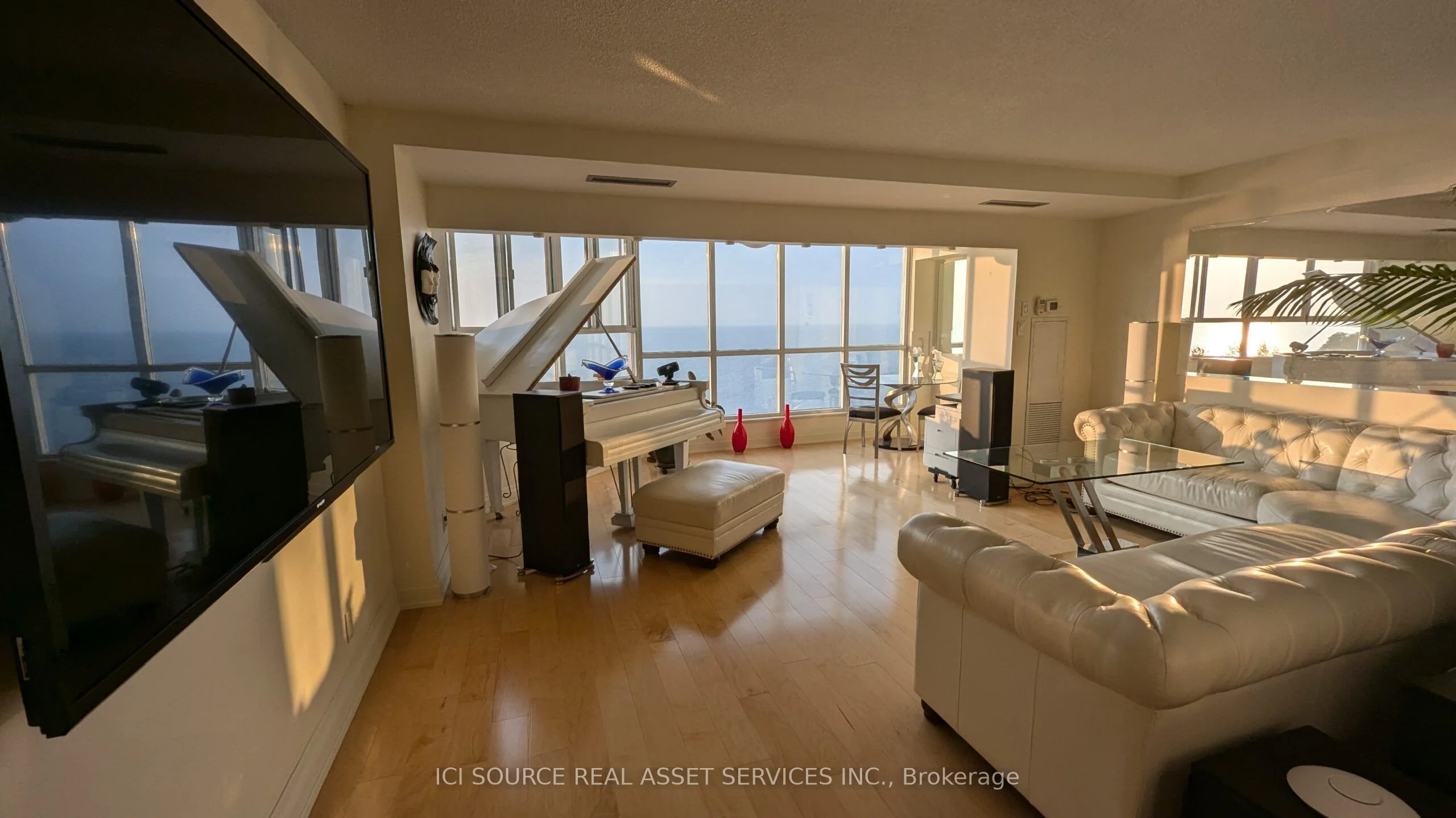 Condo Apartment in Burlington