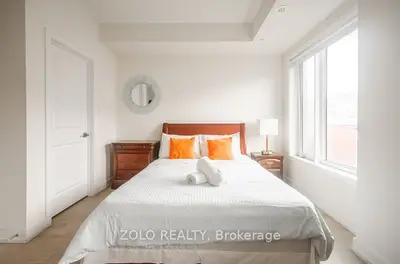 Att/Row/Townhouse in Toronto