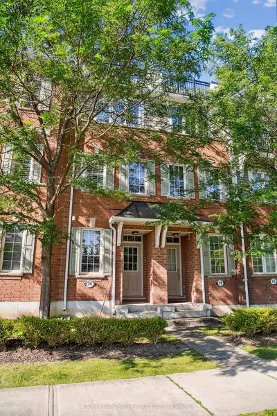 Condo Townhouse in Oakville