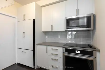 Att/Row/Townhouse in Toronto