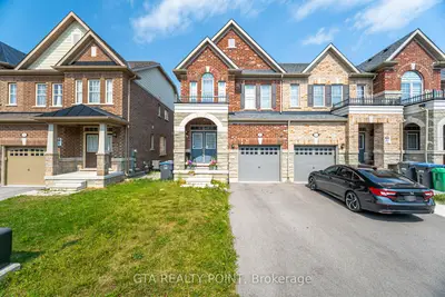 Att/Row/Townhouse in Brampton