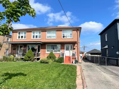 14 Brigham Court, Toronto W10, On M9w 1t8