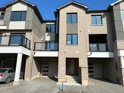 Att/Row/Townhouse in Milton
