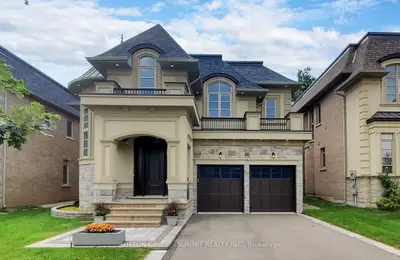 Detached in Oakville