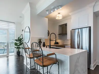 Condo Apartment in Toronto