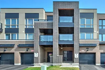 Att/Row/Townhouse in Oakville