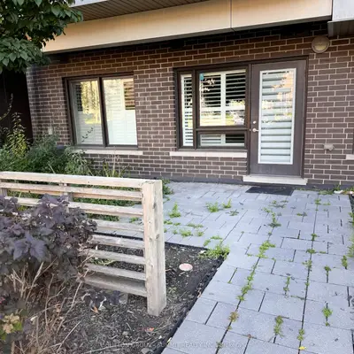 Condo Townhouse in Mississauga