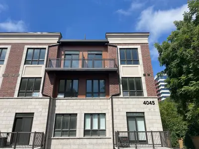 Condo Townhouse in Mississauga