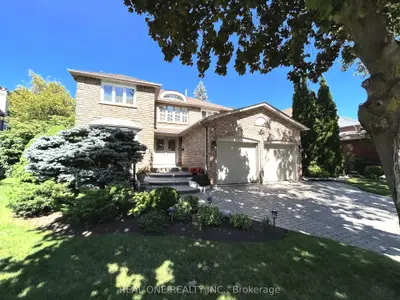 Detached in Oakville