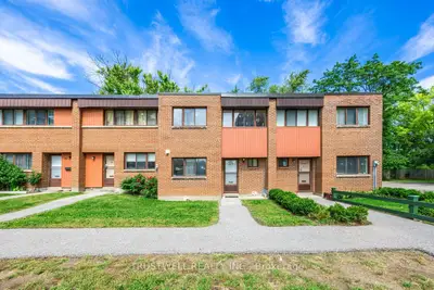 Condo Townhouse in Toronto