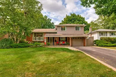 Detached in Oakville