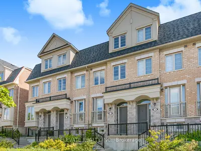 Condo Townhouse in Toronto