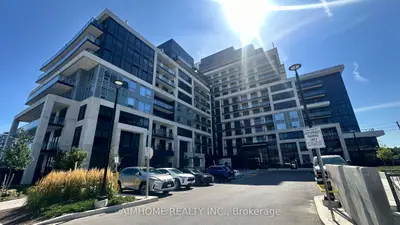 Common Element Condo in Oakville