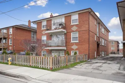 231 Melrose Street, Toronto W06, On M8y 1b8