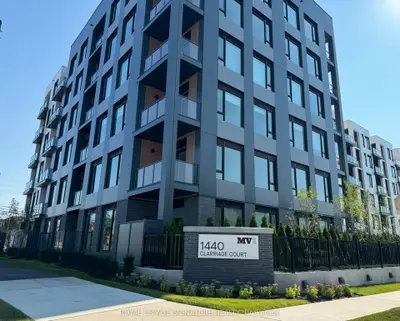 Condo Apartment in Milton