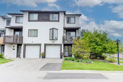 Condo Townhouse in Mississauga