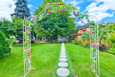 Detached in Oakville