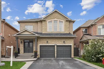 Detached in Burlington