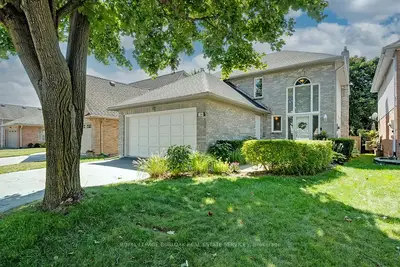 Detached in Burlington